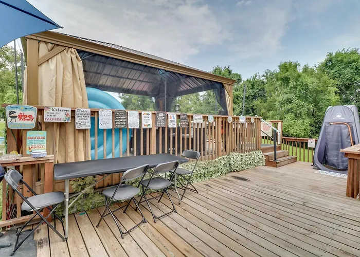 'Hidden Paradise' On 5 Acres W/ Hot Tub & Deck!
