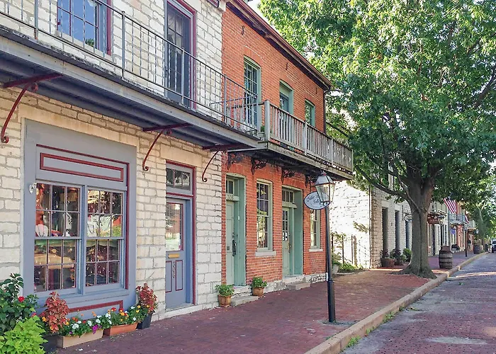 Dreamy St Charles Retreat W/ Furnished Patio!
